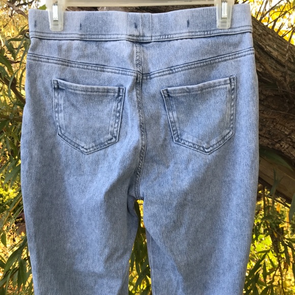 🔸5/20$!! Light Wash Crop High Waisted Jeggings - Picture 7 of 12